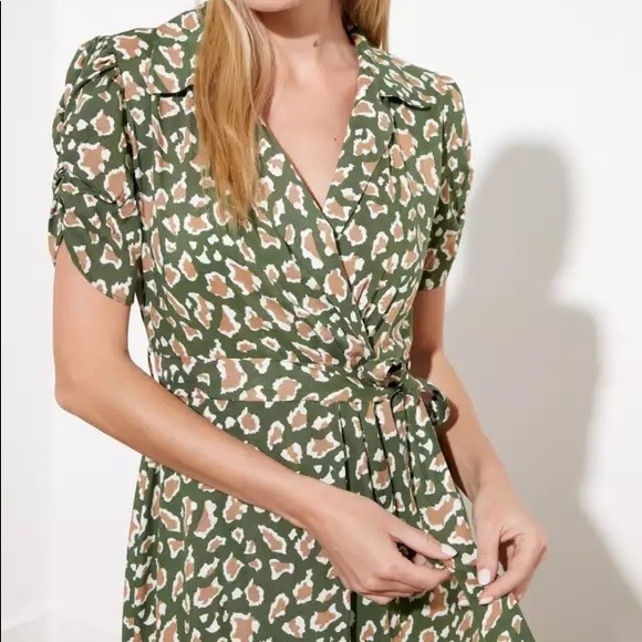 Belted Print Midi Dress - Picture 3 of 5